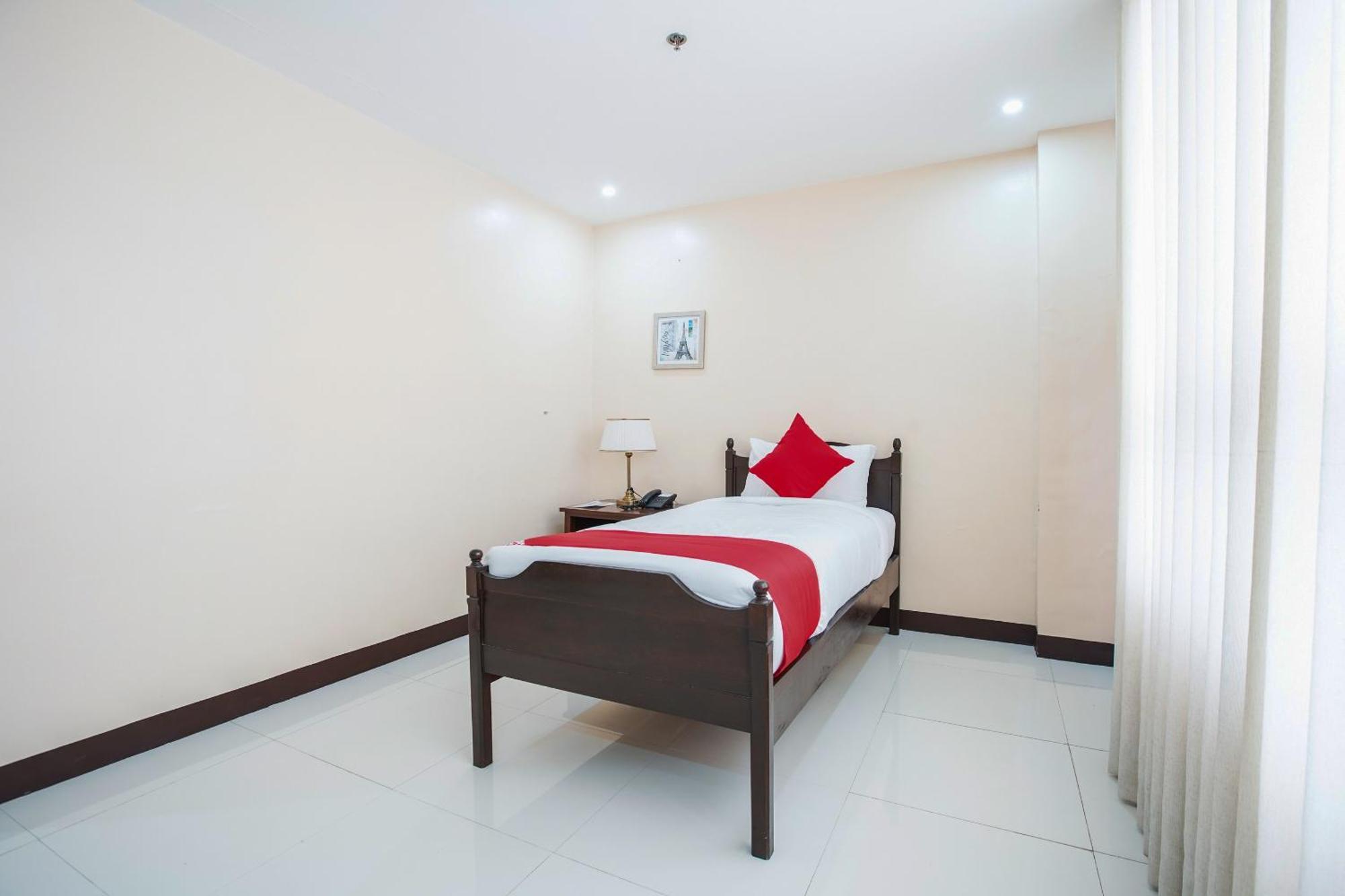 Pototan Oyo 236 Hotel Edmundo מראה חיצוני תמונה