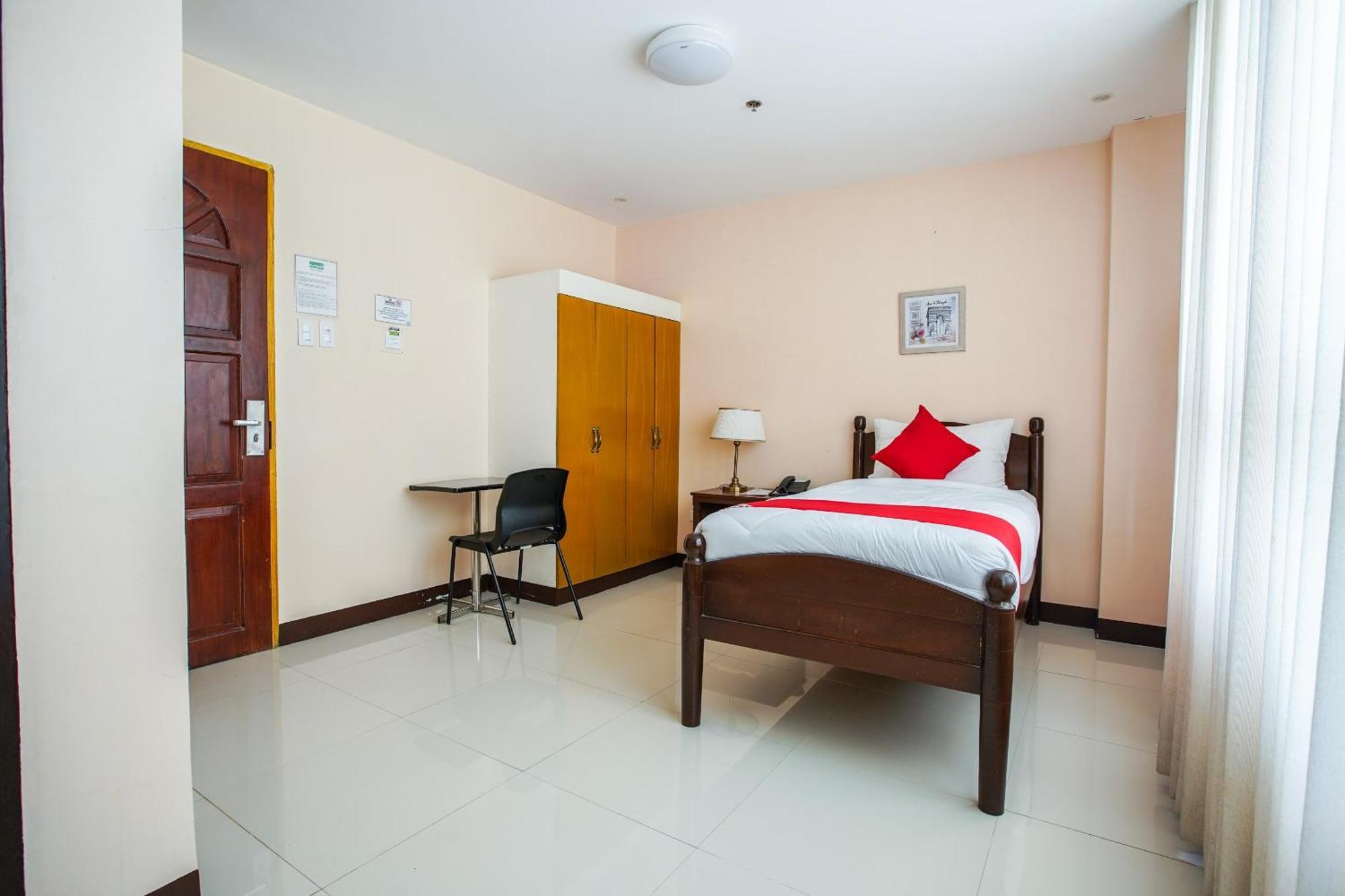 Pototan Oyo 236 Hotel Edmundo מראה חיצוני תמונה