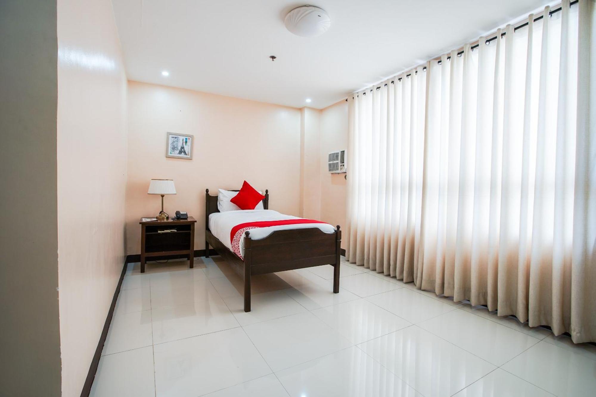 Pototan Oyo 236 Hotel Edmundo מראה חיצוני תמונה