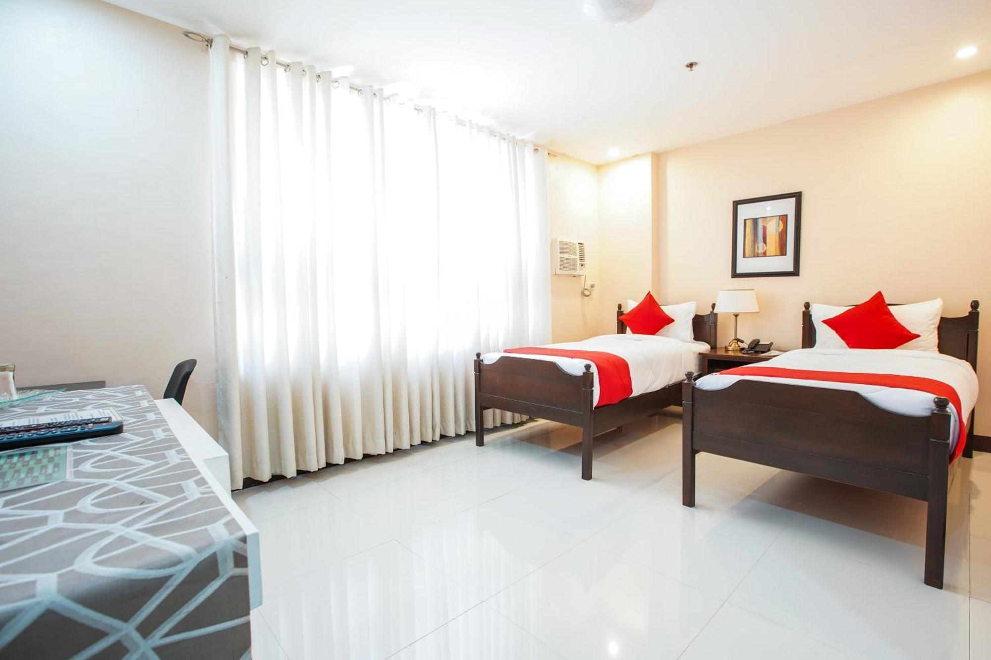 Pototan Oyo 236 Hotel Edmundo מראה חיצוני תמונה